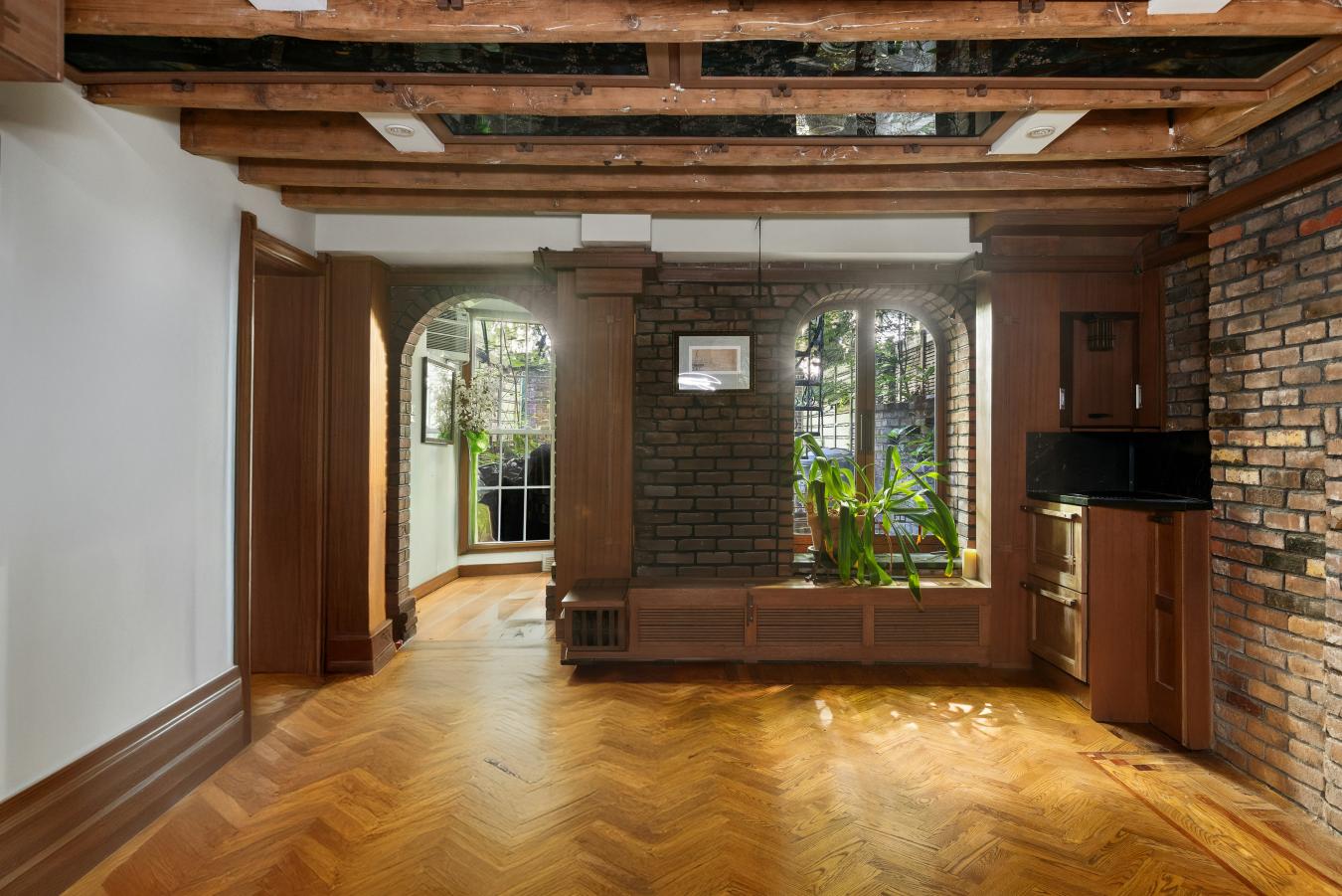 Kips Bay, New York, 10016, United States, 4 Bedrooms Bedrooms, ,3 BathroomsBathrooms,Residential,For Sale,1968584