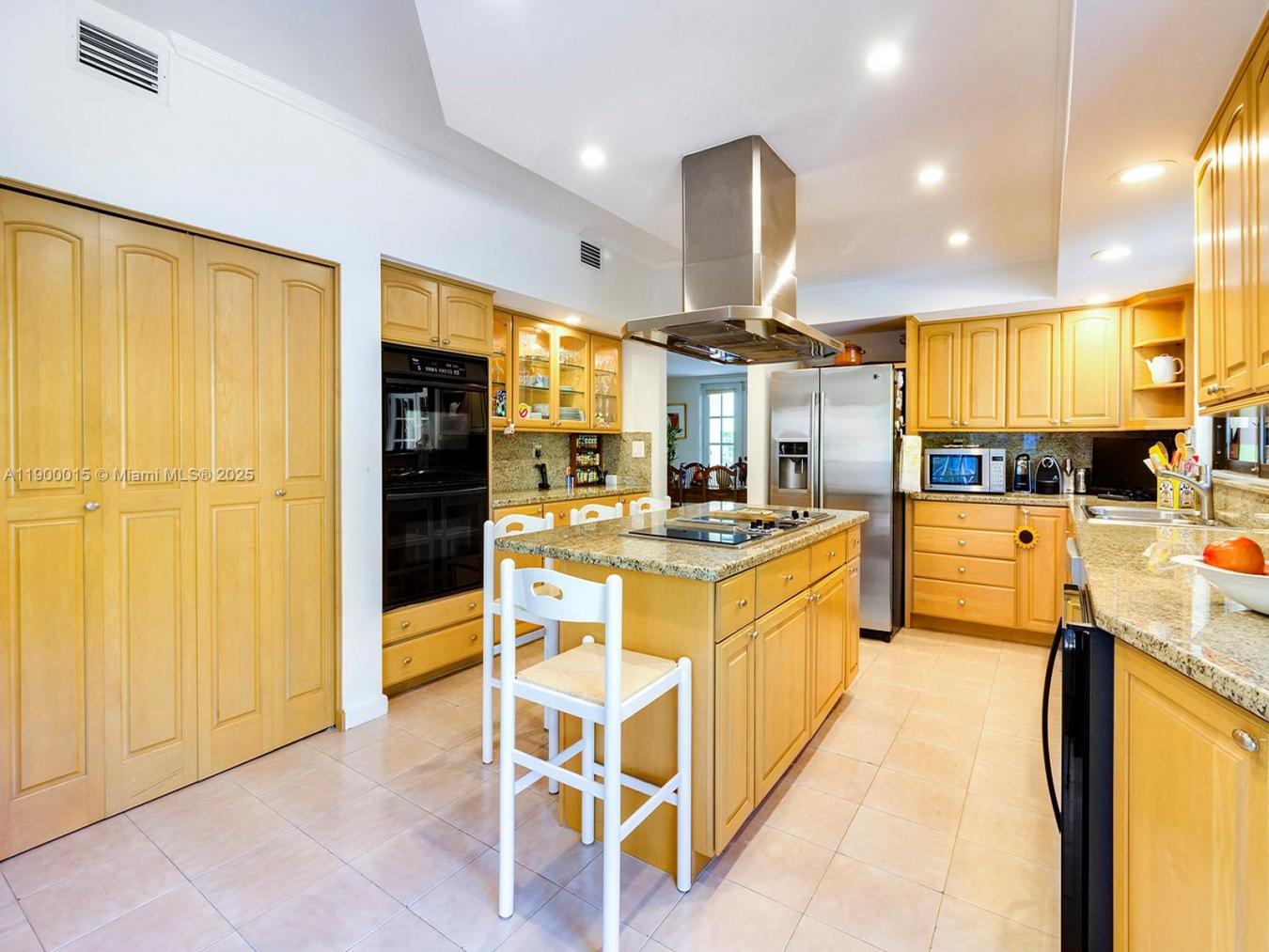 Coral Gables, Florida, 33143, United States, 4 Bedrooms Bedrooms, ,3 BathroomsBathrooms,Residential,For Sale,1969822