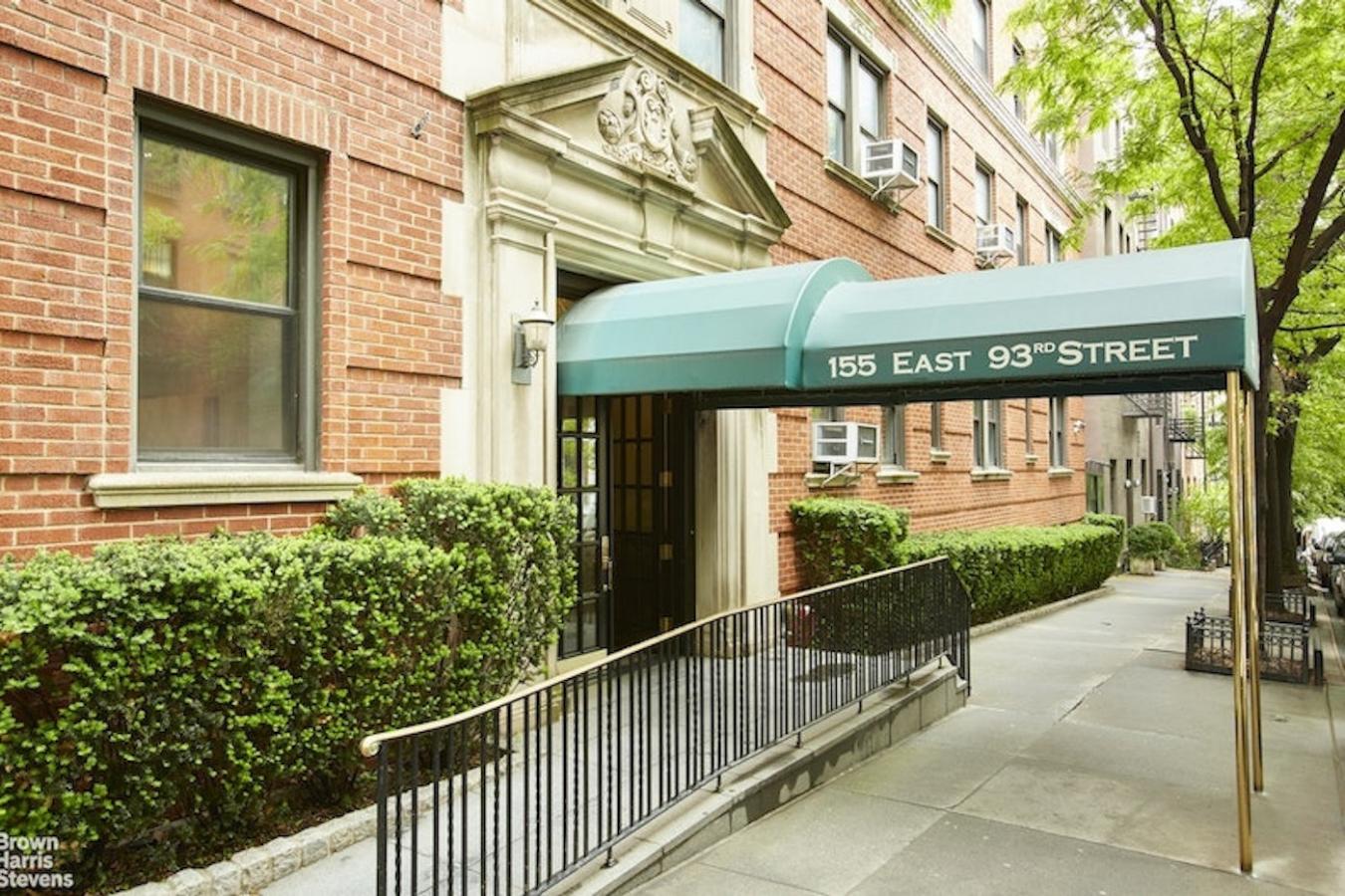 New York, New York, 10128, United States, 2 Bedrooms Bedrooms, ,2 BathroomsBathrooms,Residential,For Sale,1968582