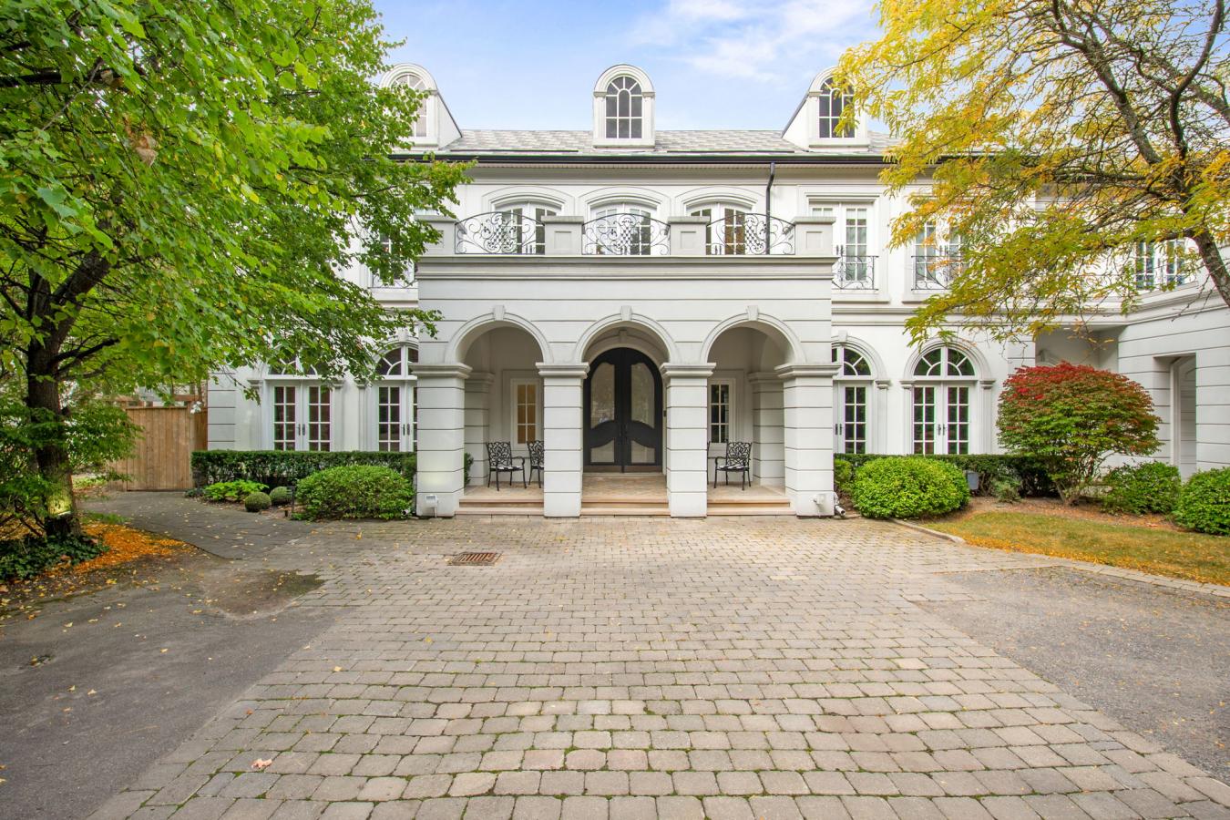 Toronto, ON, M3H 1E3, Canada, 5 Bedrooms Bedrooms, ,7 BathroomsBathrooms,Residential,For Sale,1968568