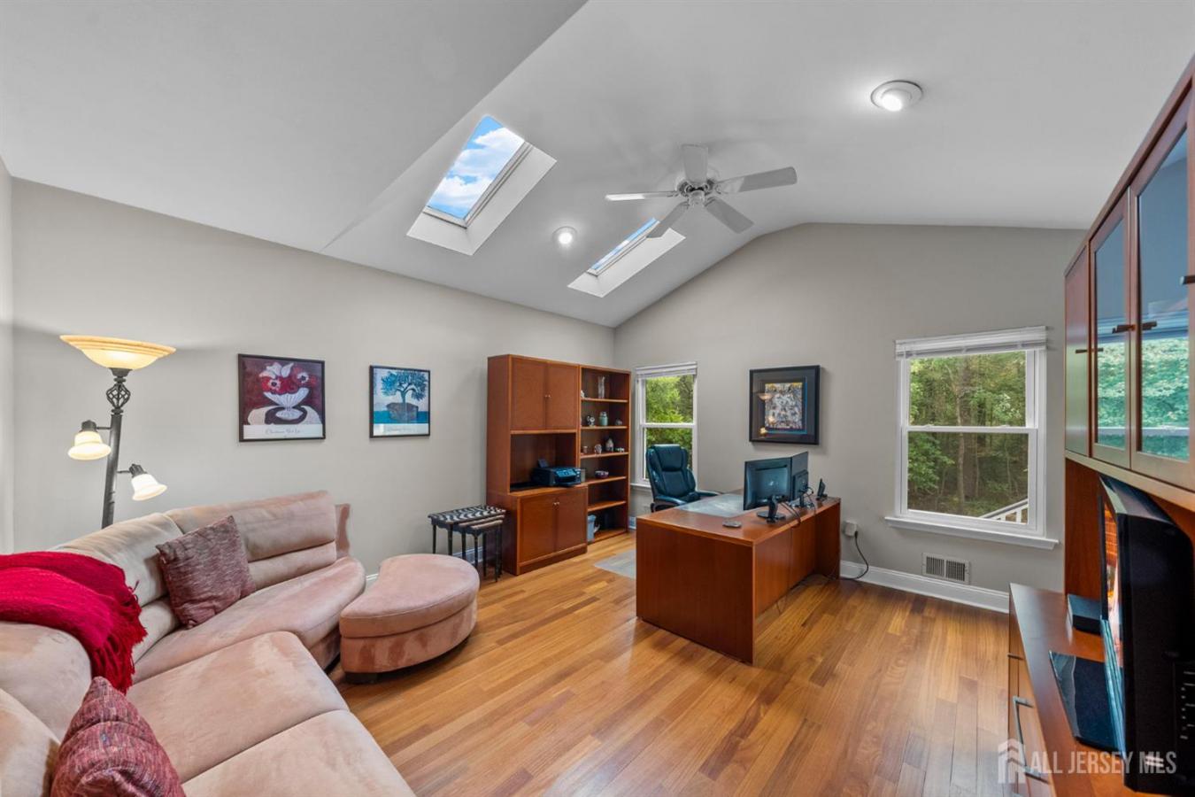 Morganville, Monmouth, 07751, United States, 4 Bedrooms Bedrooms, ,2 BathroomsBathrooms,Residential,For Sale,1968566