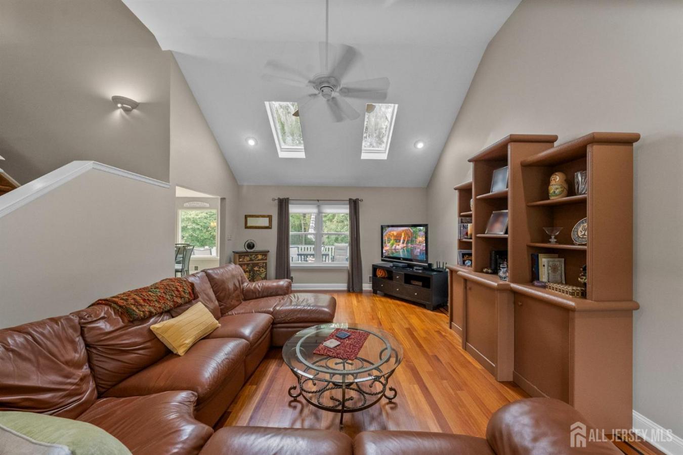 Morganville, Monmouth, 07751, United States, 4 Bedrooms Bedrooms, ,2 BathroomsBathrooms,Residential,For Sale,1968566