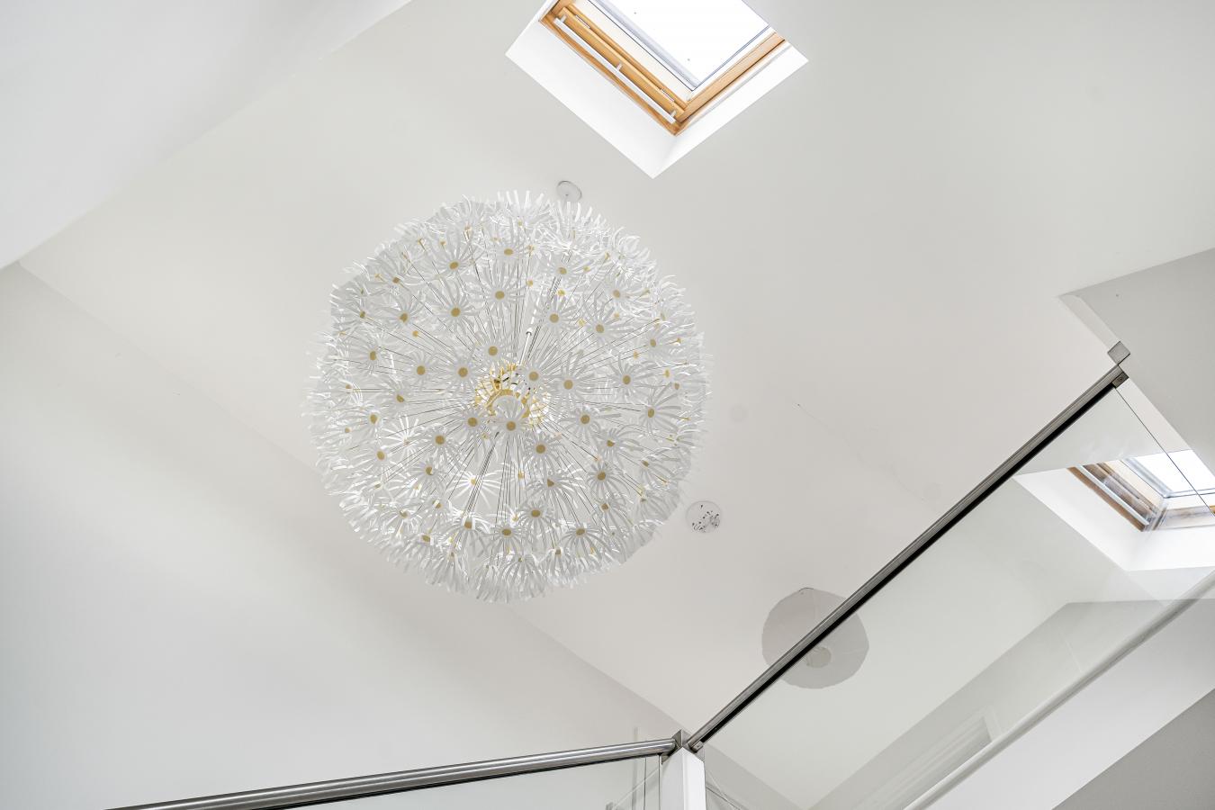 Caterham, Surrey, CR3 6FF, United Kingdom, 5 Bedrooms Bedrooms, ,3 BathroomsBathrooms,Residential,For Sale,1968563