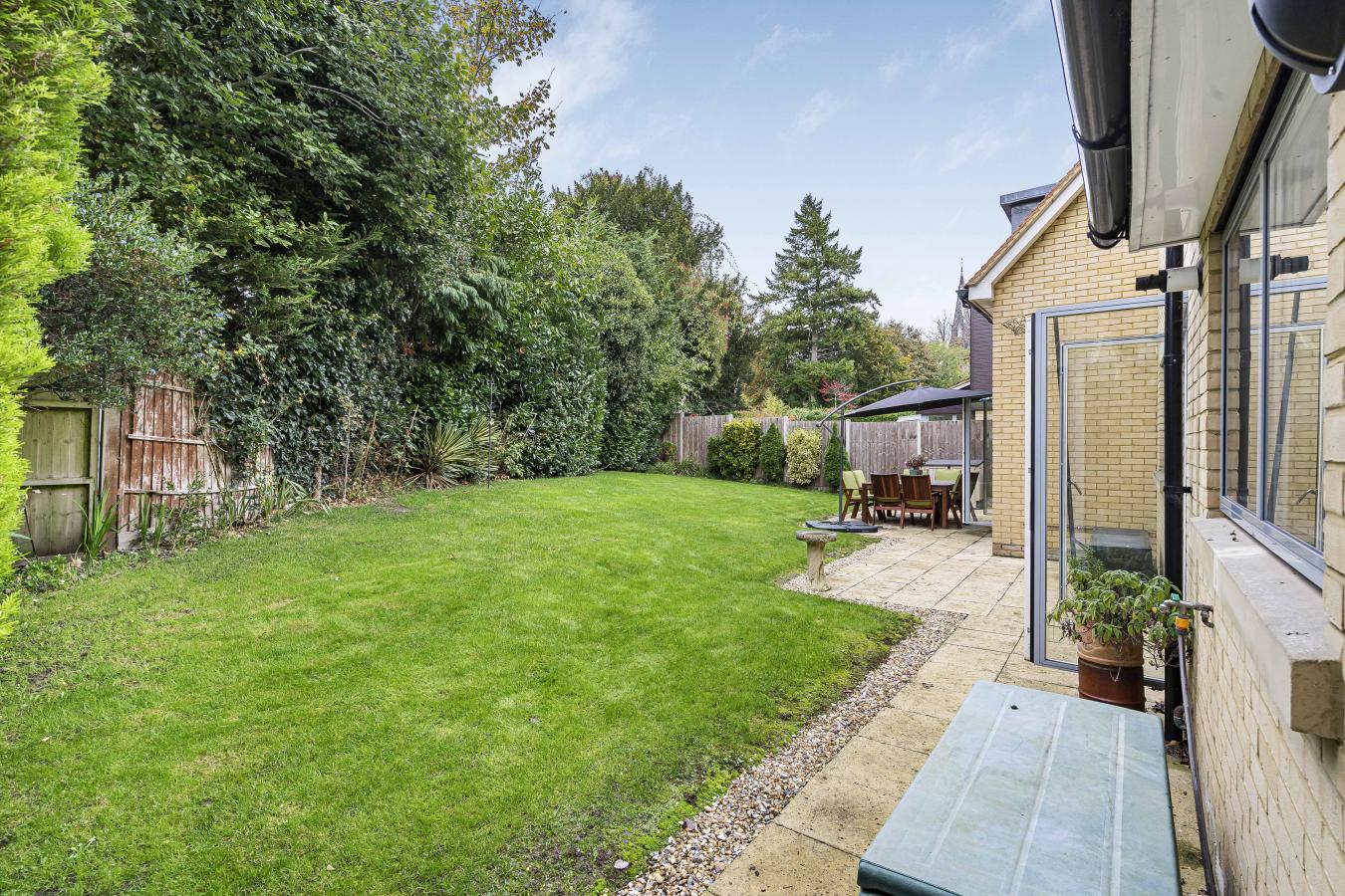 Caterham, Surrey, CR3 6FF, United Kingdom, 5 Bedrooms Bedrooms, ,3 BathroomsBathrooms,Residential,For Sale,1968563