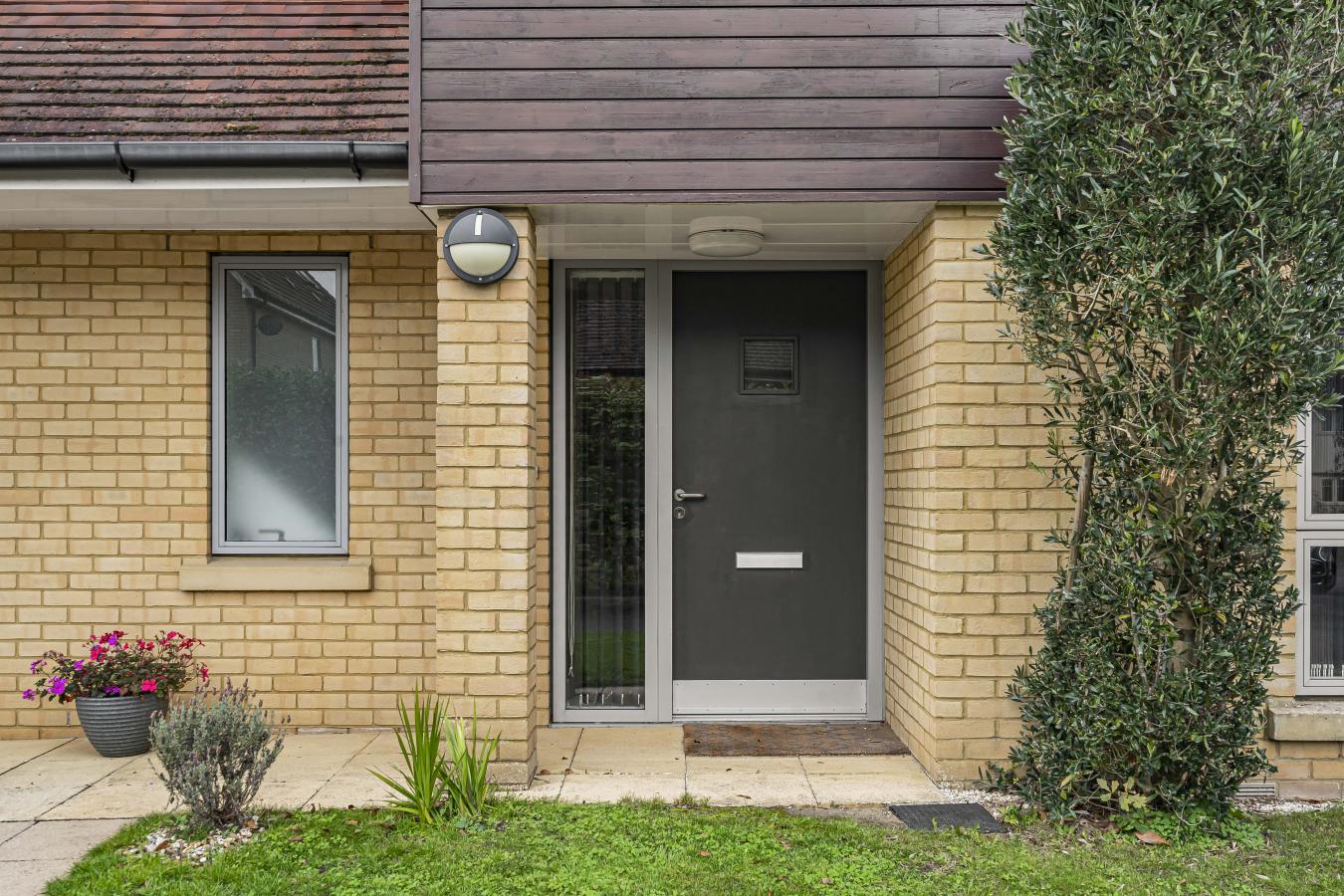 Caterham, Surrey, CR3 6FF, United Kingdom, 5 Bedrooms Bedrooms, ,3 BathroomsBathrooms,Residential,For Sale,1968563