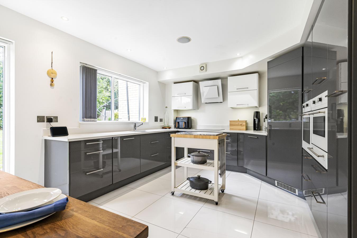 Caterham, Surrey, CR3 6FF, United Kingdom, 5 Bedrooms Bedrooms, ,3 BathroomsBathrooms,Residential,For Sale,1968563