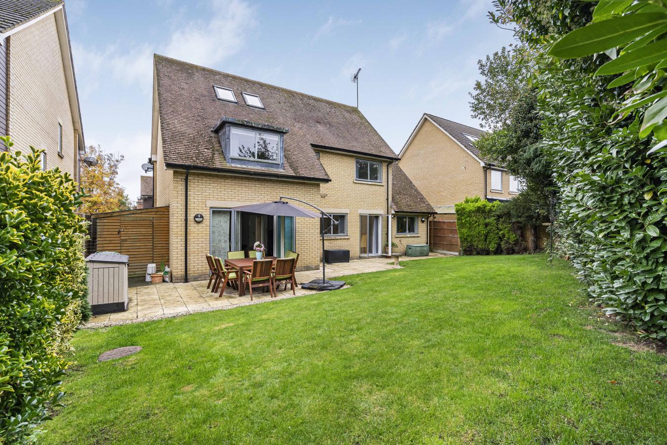 Caterham, Surrey, CR3 6FF, United Kingdom, 5 Bedrooms Bedrooms, ,3 BathroomsBathrooms,Residential,For Sale,1968563