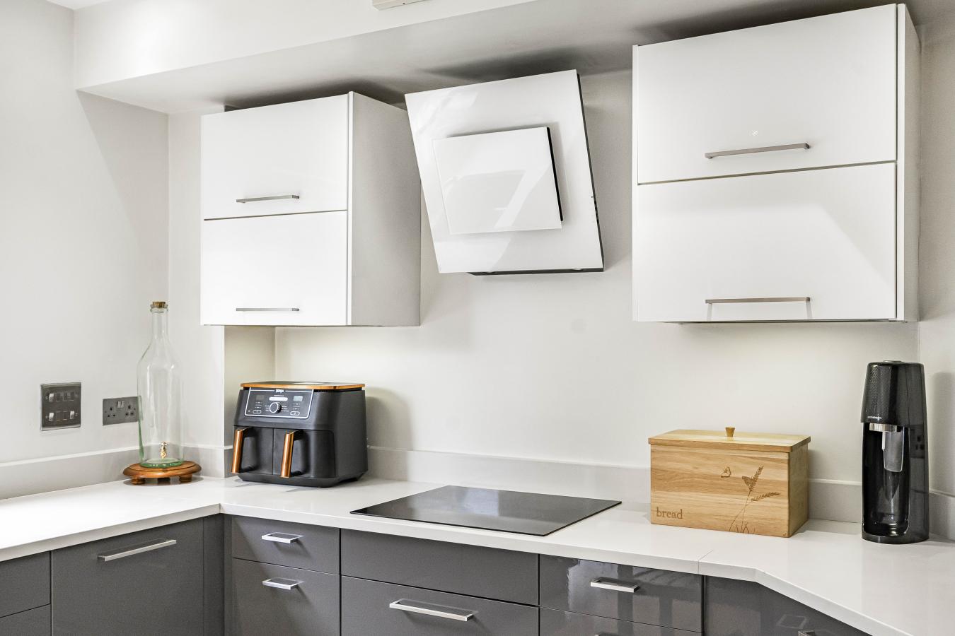 Caterham, Surrey, CR3 6FF, United Kingdom, 5 Bedrooms Bedrooms, ,3 BathroomsBathrooms,Residential,For Sale,1968563