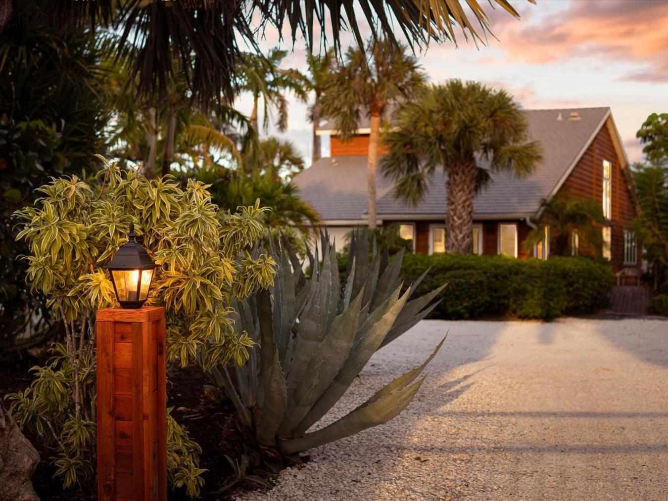 Osprey, Sarasota, 34229, United States, 3 Bedrooms Bedrooms, ,3 BathroomsBathrooms,Residential,For Sale,1987467