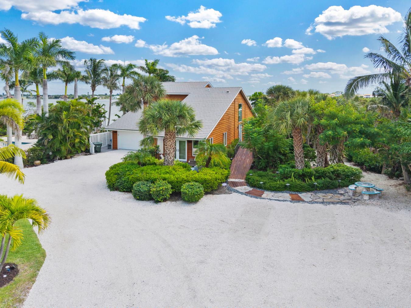 Osprey, Sarasota, 34229, United States, 3 Bedrooms Bedrooms, ,3 BathroomsBathrooms,Residential,For Sale,1987467