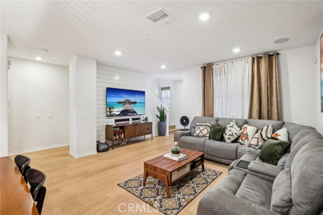 Carson, Los Angeles, 90746, United States, ,Residential,For Sale,1968561