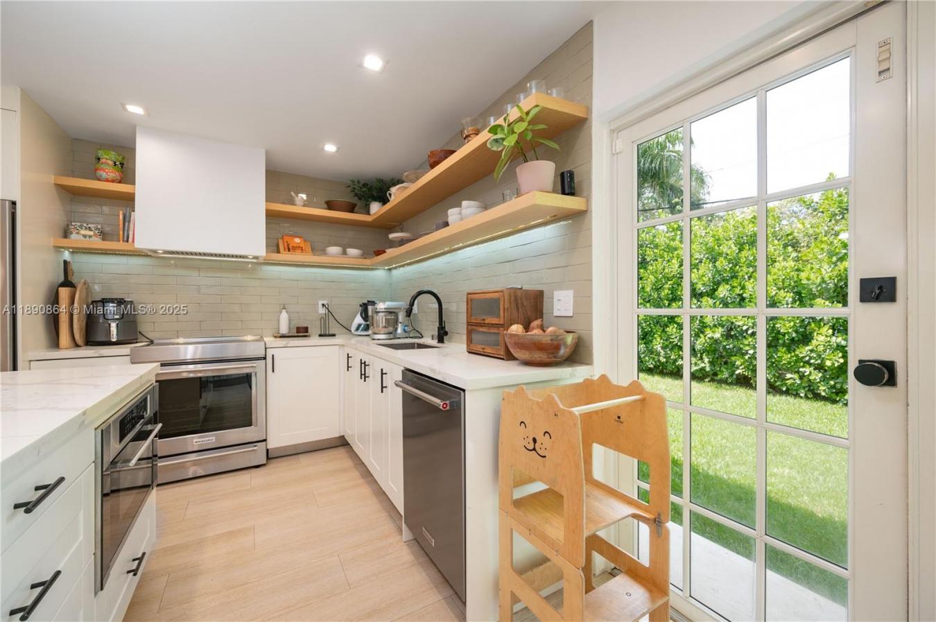 South Miami, Miami-Dade County, 33155, United States, 4 Bedrooms Bedrooms, ,3 BathroomsBathrooms,Residential,For Sale,1968558