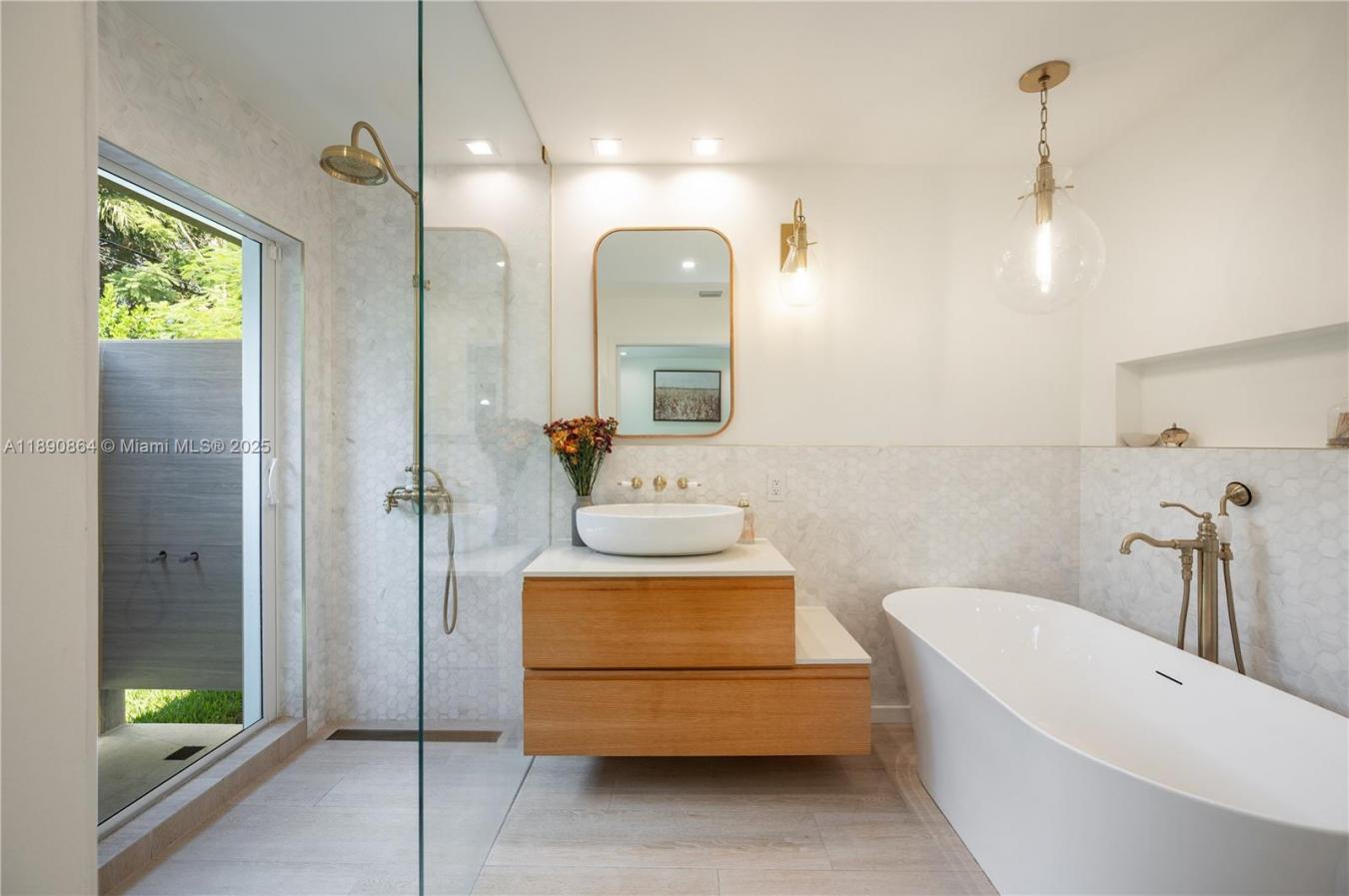 South Miami, Miami-Dade County, 33155, United States, 4 Bedrooms Bedrooms, ,3 BathroomsBathrooms,Residential,For Sale,1968558