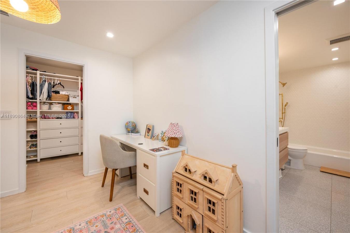 South Miami, Miami-Dade County, 33155, United States, 4 Bedrooms Bedrooms, ,3 BathroomsBathrooms,Residential,For Sale,1968558