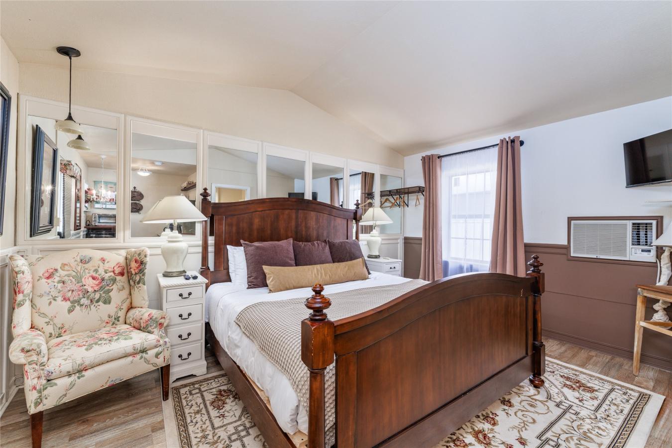 Christoval, Tom Green, 76935, United States, 6 Bedrooms Bedrooms, ,6 BathroomsBathrooms,Residential,For Sale,1968557