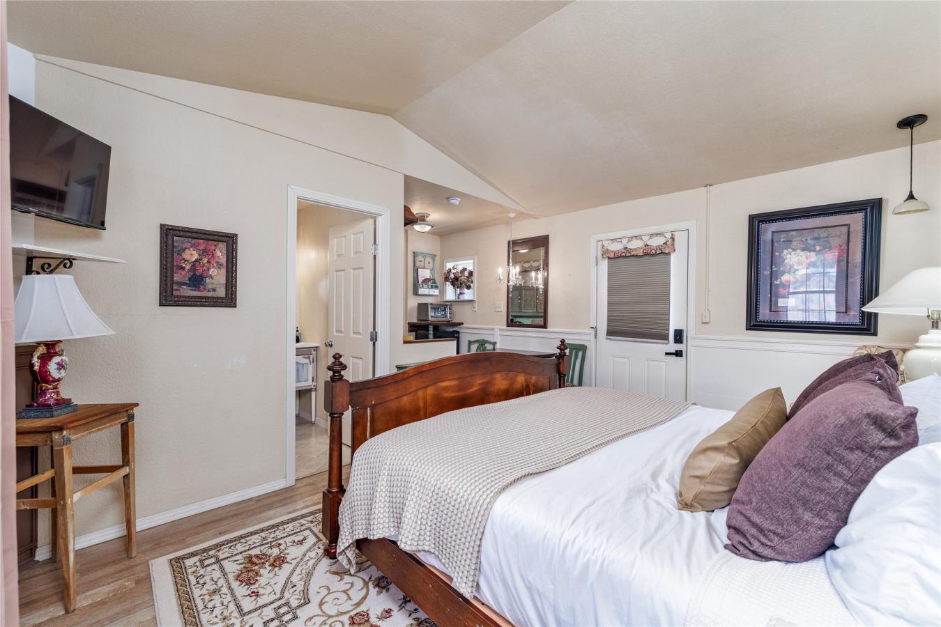 Christoval, Tom Green, 76935, United States, 6 Bedrooms Bedrooms, ,6 BathroomsBathrooms,Residential,For Sale,1968557