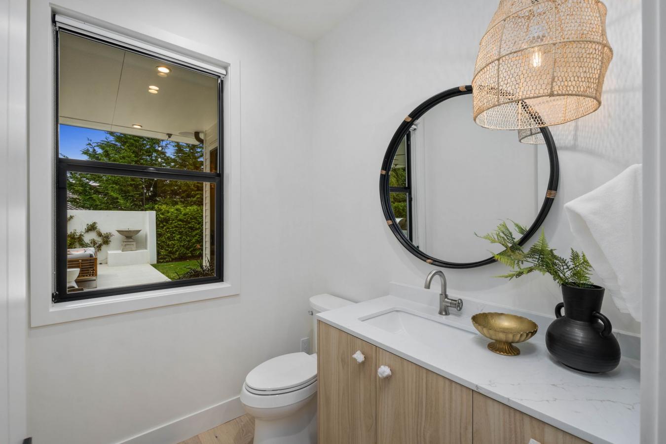 Normandy Park, King, 98166, United States, 5 Bedrooms Bedrooms, ,4 BathroomsBathrooms,Residential,For Sale,1968553