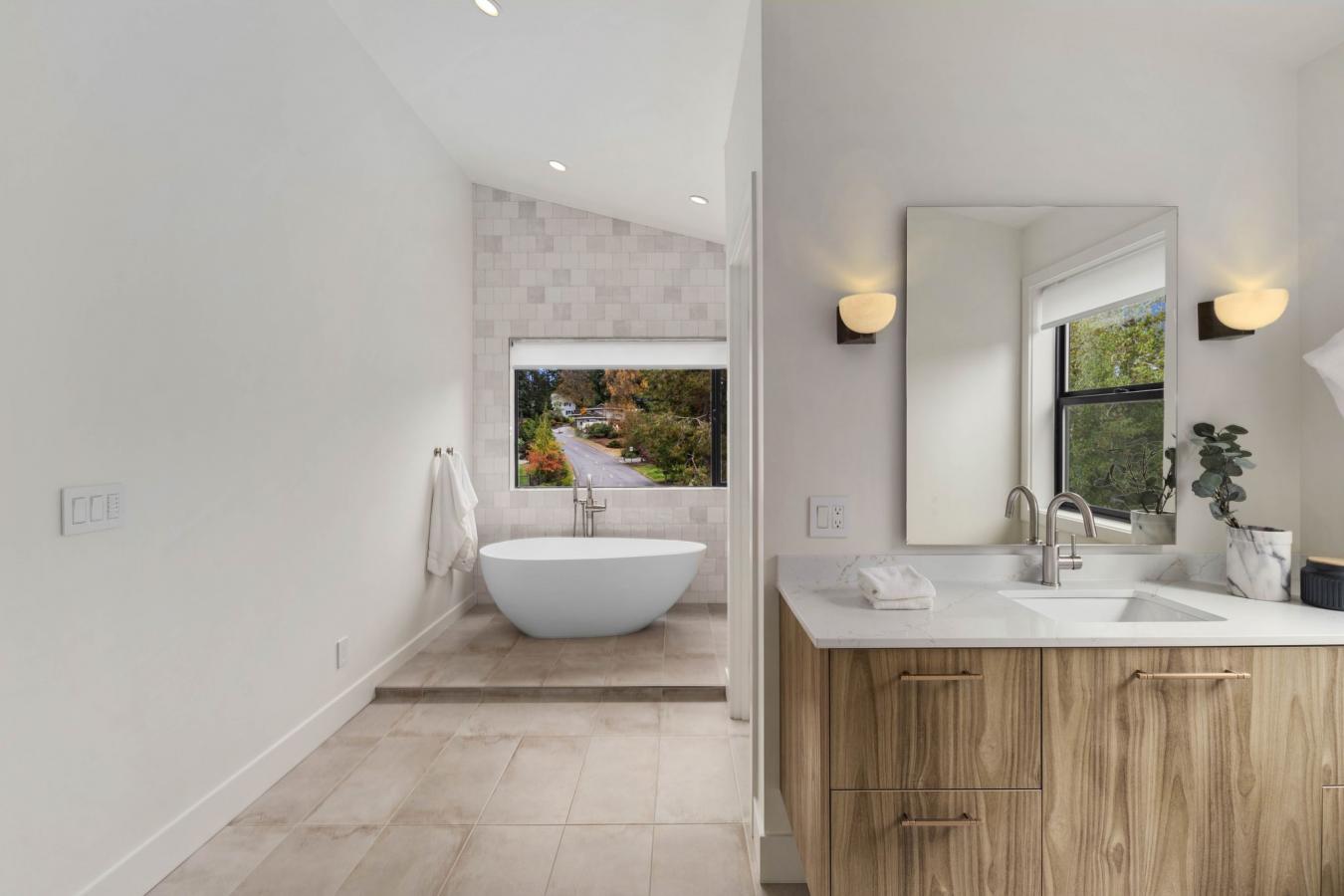 Normandy Park, King, 98166, United States, 5 Bedrooms Bedrooms, ,4 BathroomsBathrooms,Residential,For Sale,1968553