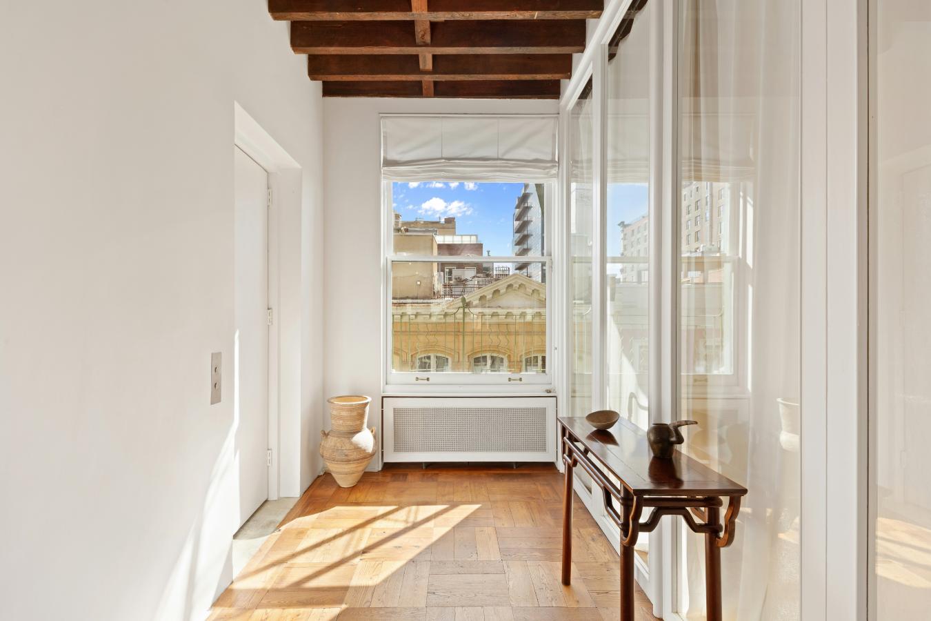 Soho, New York, 10012, United States, 1 Bedroom Bedrooms, ,2 BathroomsBathrooms,Residential,For Sale,1968550