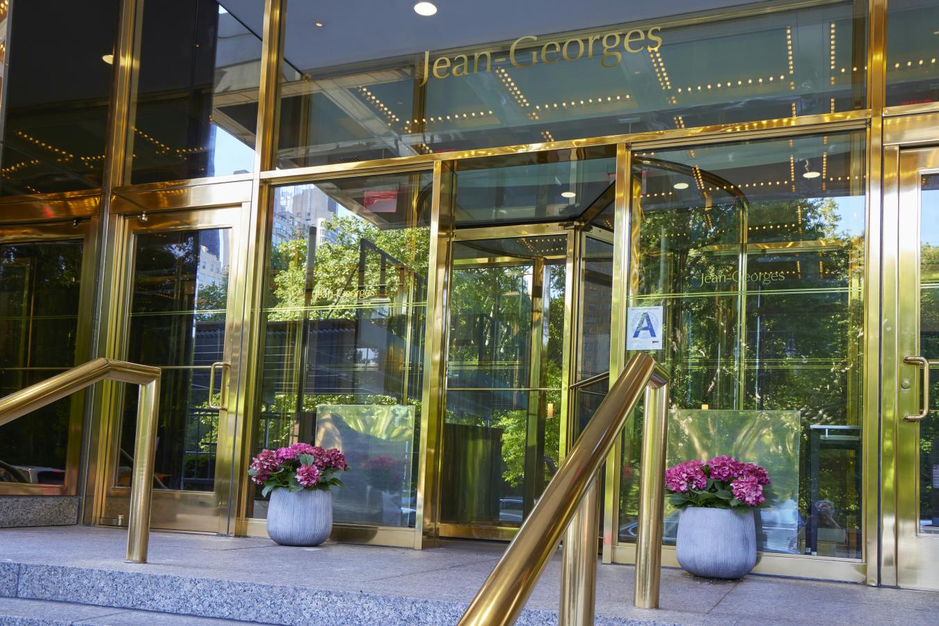 New York, New York, 10023, United States, 2 Bedrooms Bedrooms, ,2 BathroomsBathrooms,Residential,For Sale,1968548