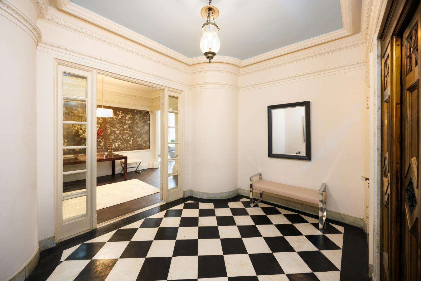 New York, New York, 10021, United States, 4 Bedrooms Bedrooms, ,3 BathroomsBathrooms,Residential,For Sale,1968547