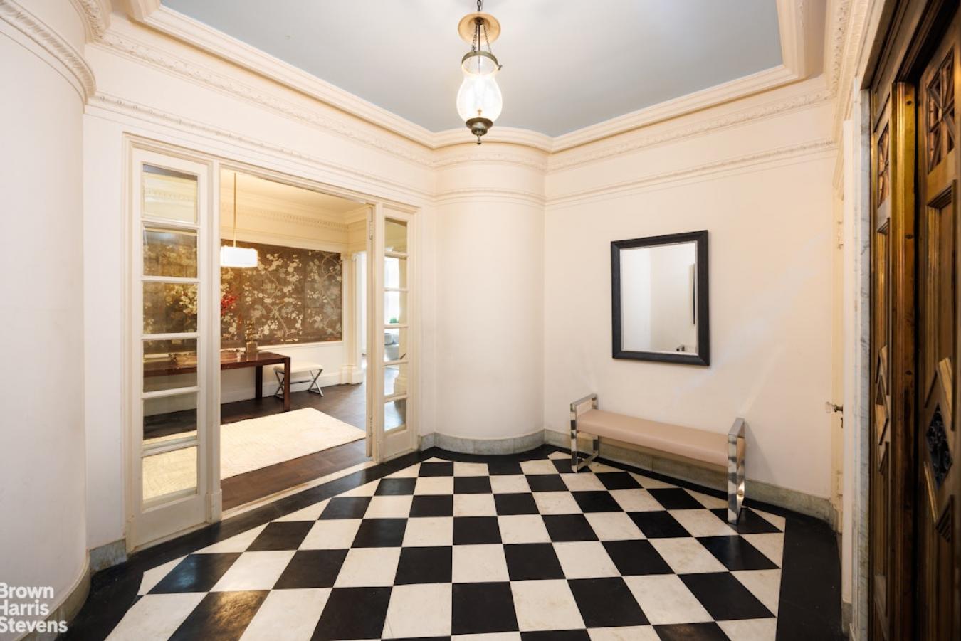 New York, New York, 10021, United States, 4 Bedrooms Bedrooms, ,3 BathroomsBathrooms,Residential,For Sale,1968547