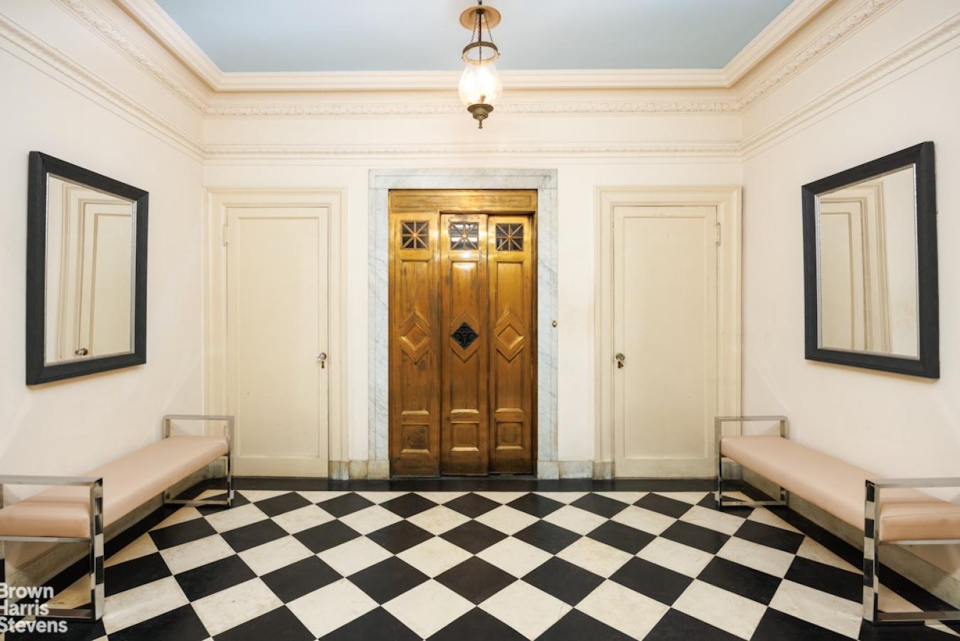 New York, New York, 10021, United States, 4 Bedrooms Bedrooms, ,3 BathroomsBathrooms,Residential,For Sale,1968547