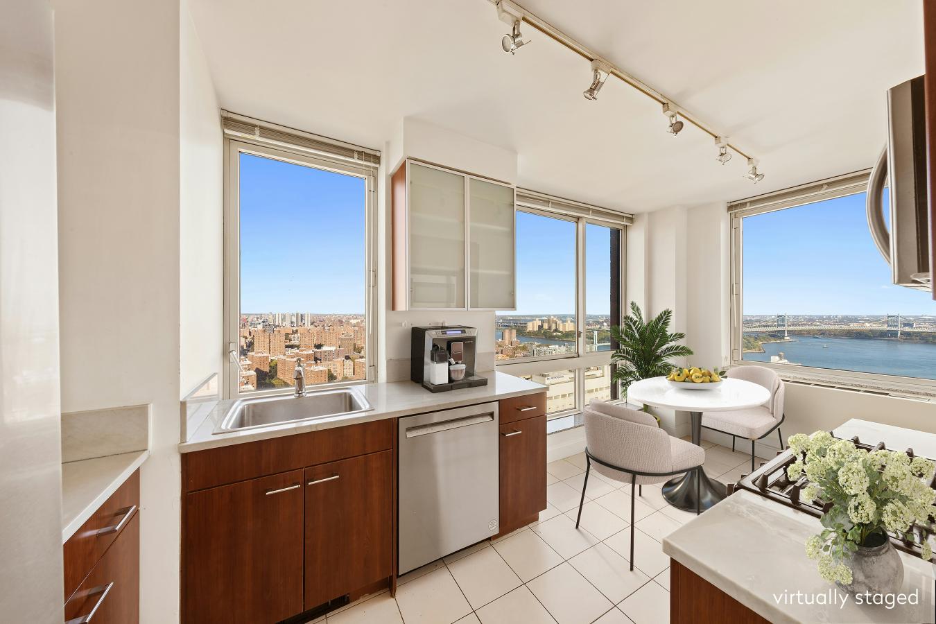 New York, New York, 10128, United States, 3 Bedrooms Bedrooms, ,3 BathroomsBathrooms,Residential,For Sale,1968549