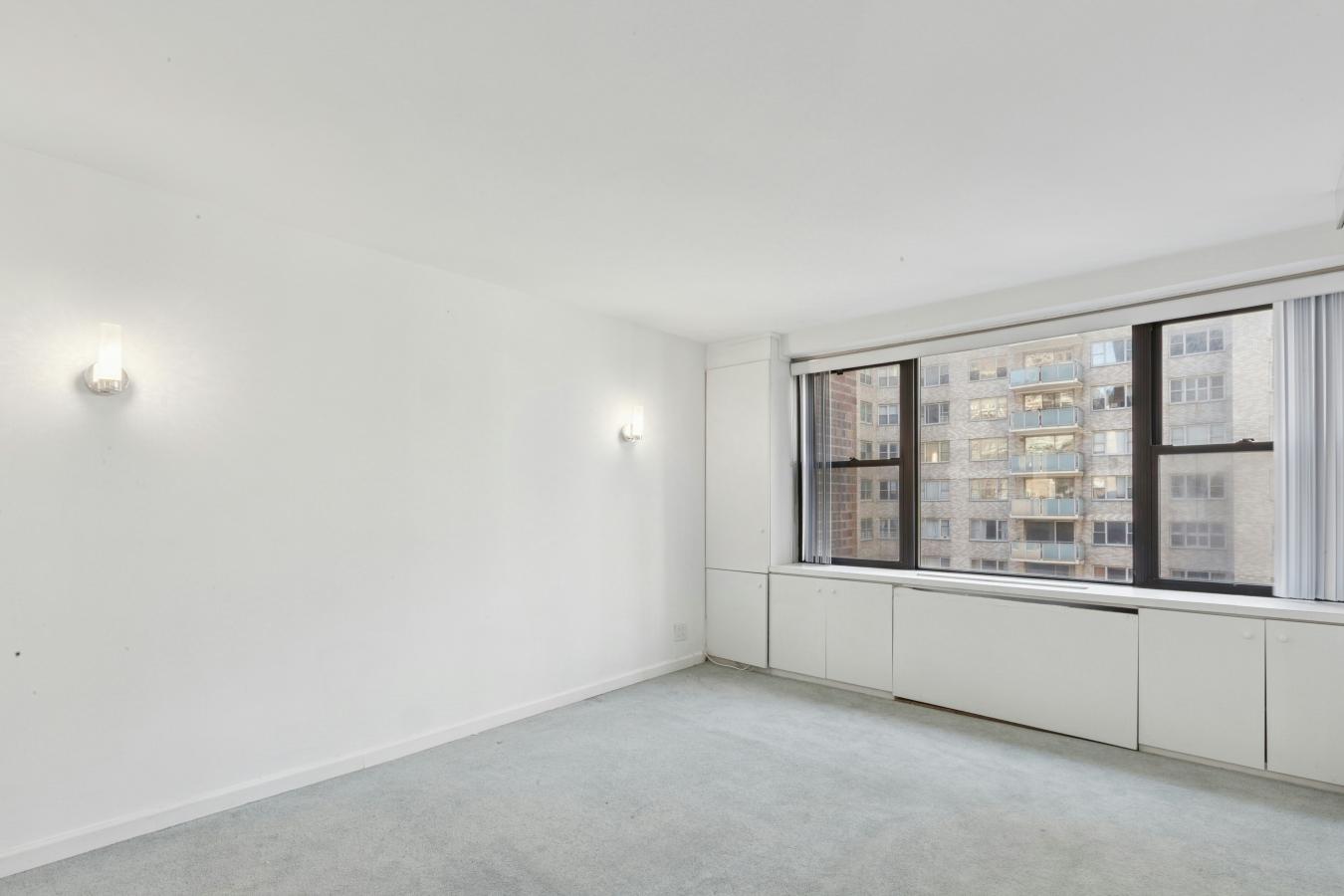 New York, New York, 10017, United States, 2 Bedrooms Bedrooms, ,1 BathroomBathrooms,Residential,For Sale,1968542