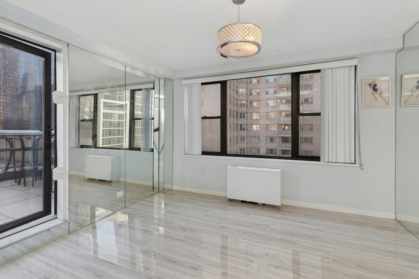 New York, New York, 10017, United States, 2 Bedrooms Bedrooms, ,1 BathroomBathrooms,Residential,For Sale,1968542