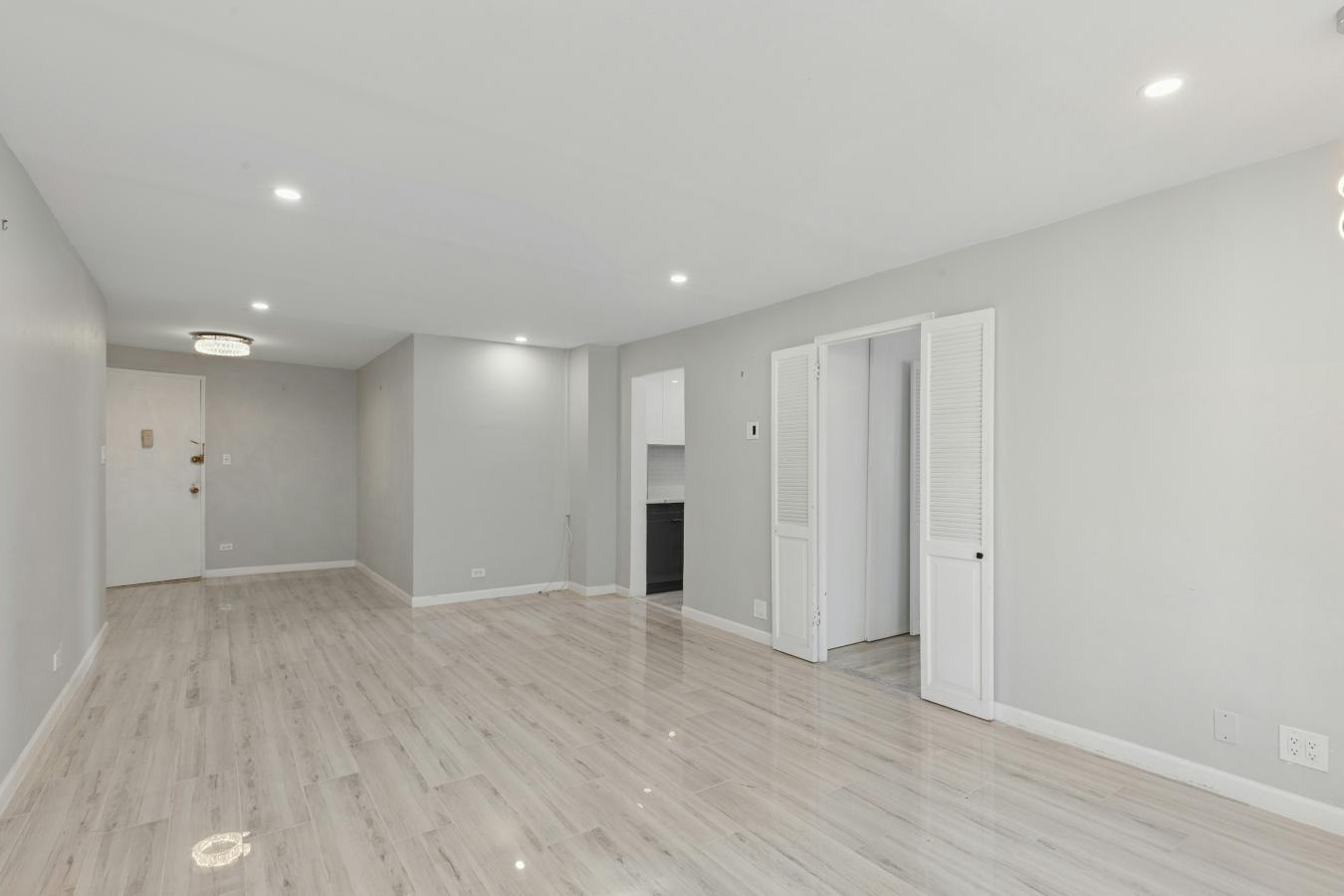 New York, New York, 10017, United States, 2 Bedrooms Bedrooms, ,1 BathroomBathrooms,Residential,For Sale,1968542