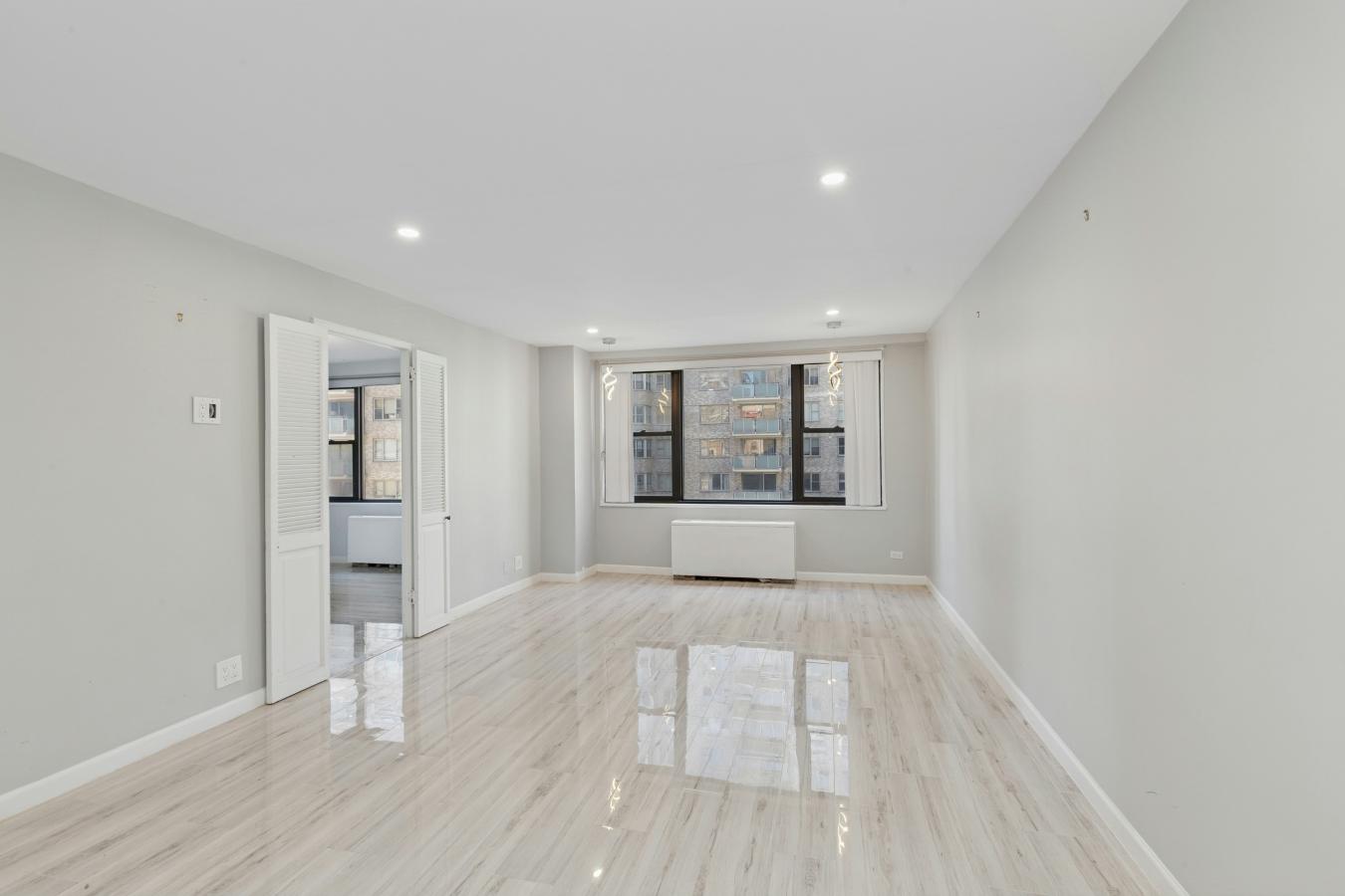 New York, New York, 10017, United States, 2 Bedrooms Bedrooms, ,1 BathroomBathrooms,Residential,For Sale,1968542