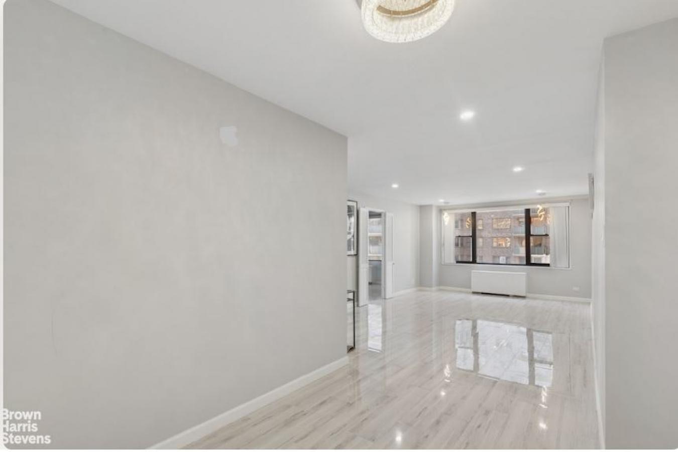 New York, New York, 10017, United States, 2 Bedrooms Bedrooms, ,1 BathroomBathrooms,Residential,For Sale,1968542