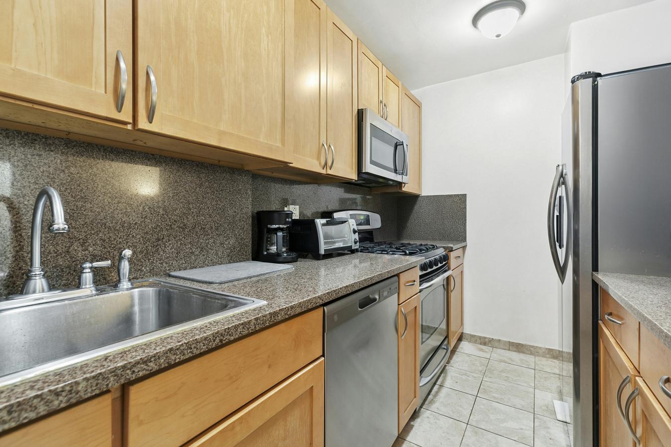 New York, New York, 10025, United States, 2 Bedrooms Bedrooms, ,1 BathroomBathrooms,Residential,For Sale,1968543