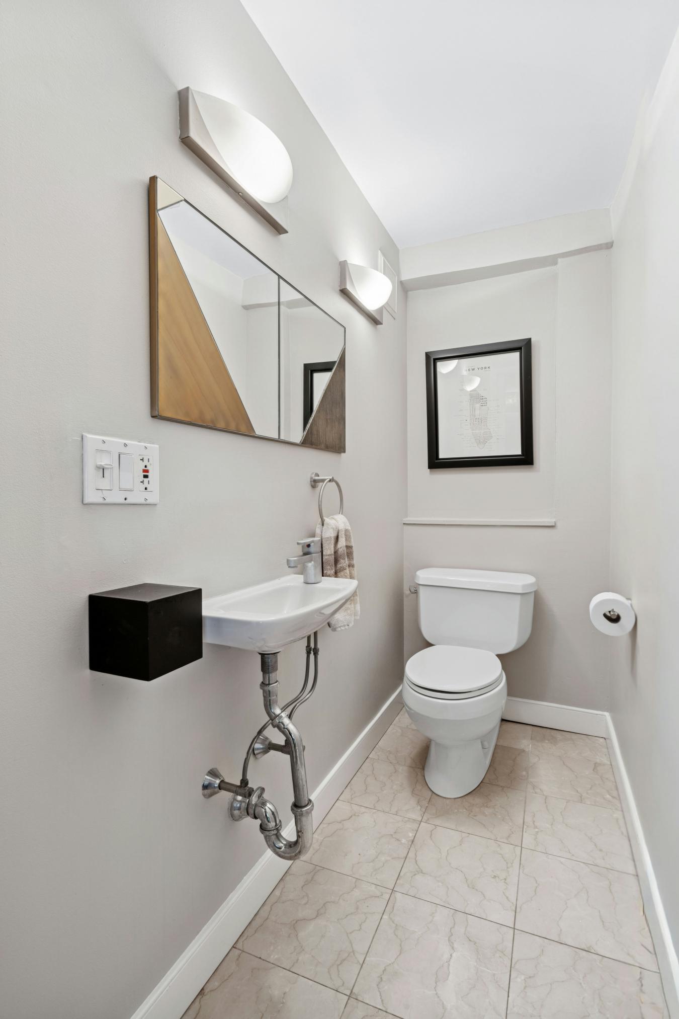 Lower East Side, New York, 10002, United States, 1 Bedroom Bedrooms, ,1 BathroomBathrooms,Residential,For Sale,1968544