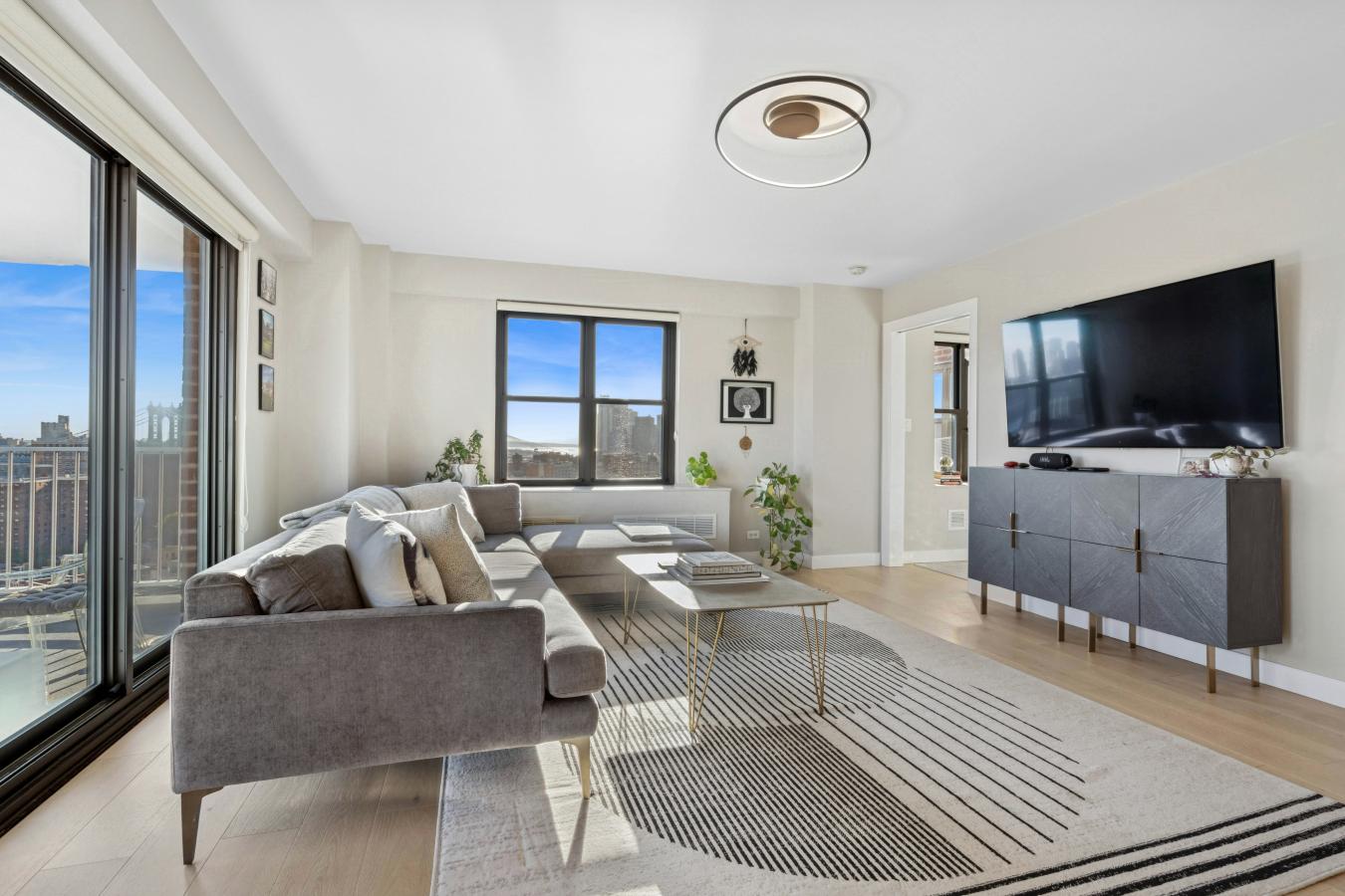 Lower East Side, New York, 10002, United States, 1 Bedroom Bedrooms, ,1 BathroomBathrooms,Residential,For Sale,1968544