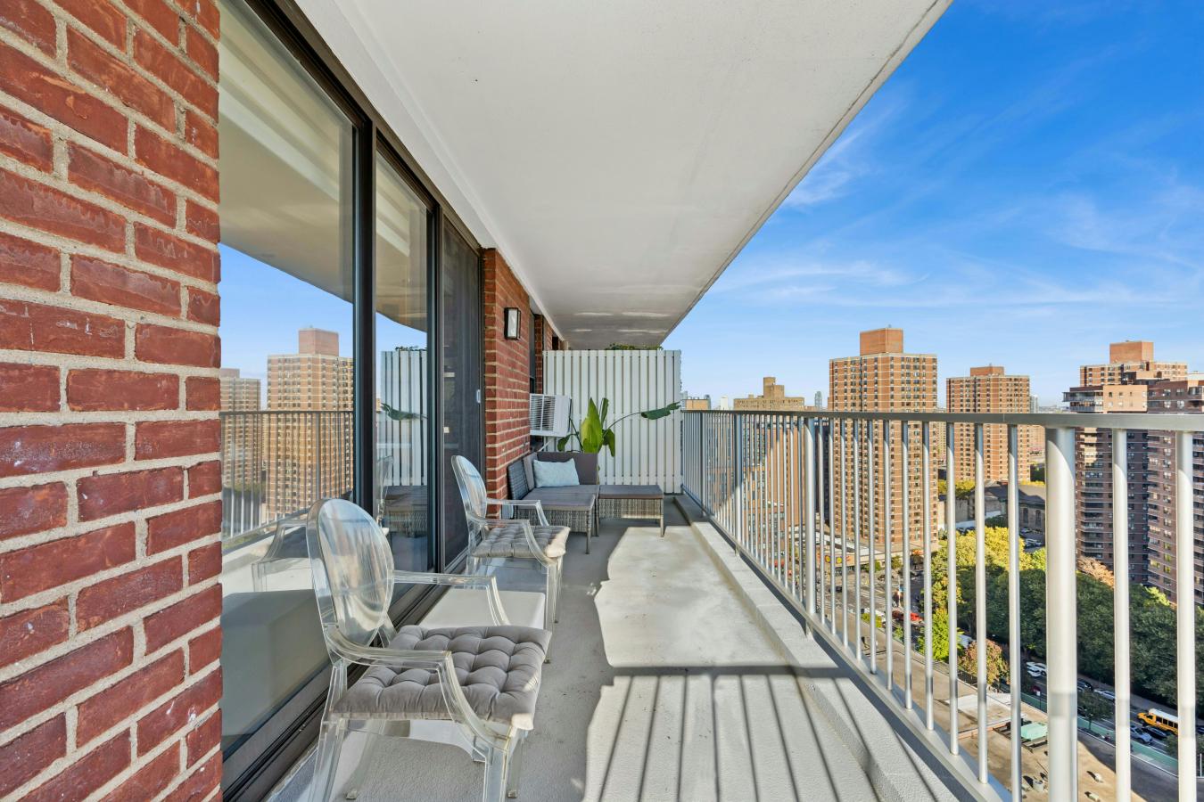 Lower East Side, New York, 10002, United States, 1 Bedroom Bedrooms, ,1 BathroomBathrooms,Residential,For Sale,1968544