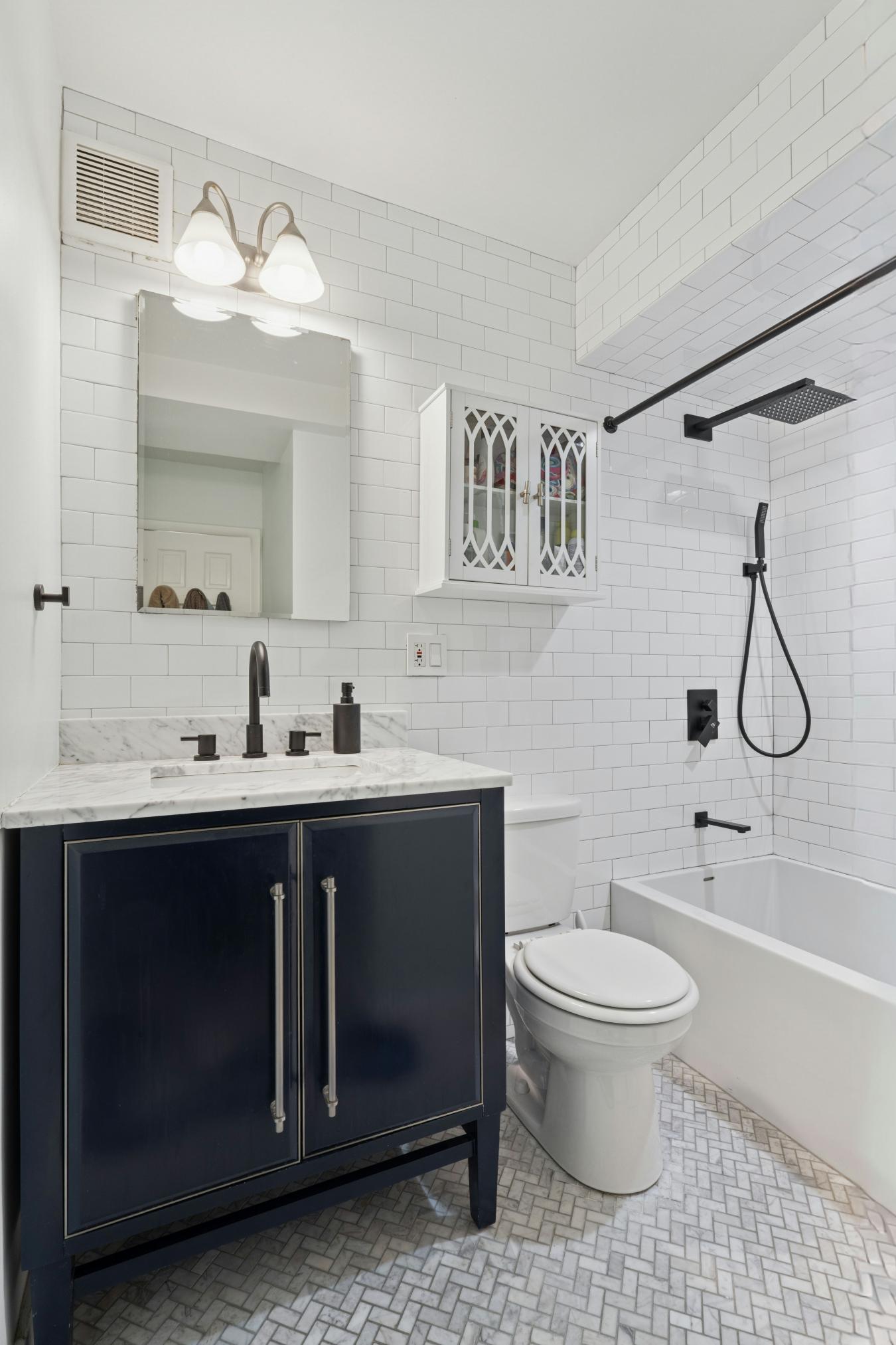 Lower East Side, New York, 10002, United States, 1 Bedroom Bedrooms, ,1 BathroomBathrooms,Residential,For Sale,1968544