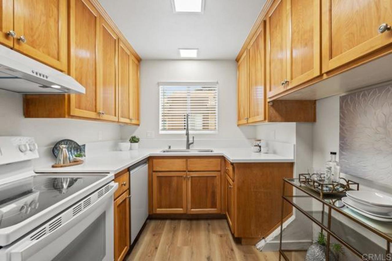 San Diego, San Diego, 92122, United States, 2 Bedrooms Bedrooms, ,1 BathroomBathrooms,Residential,For Sale,1969719