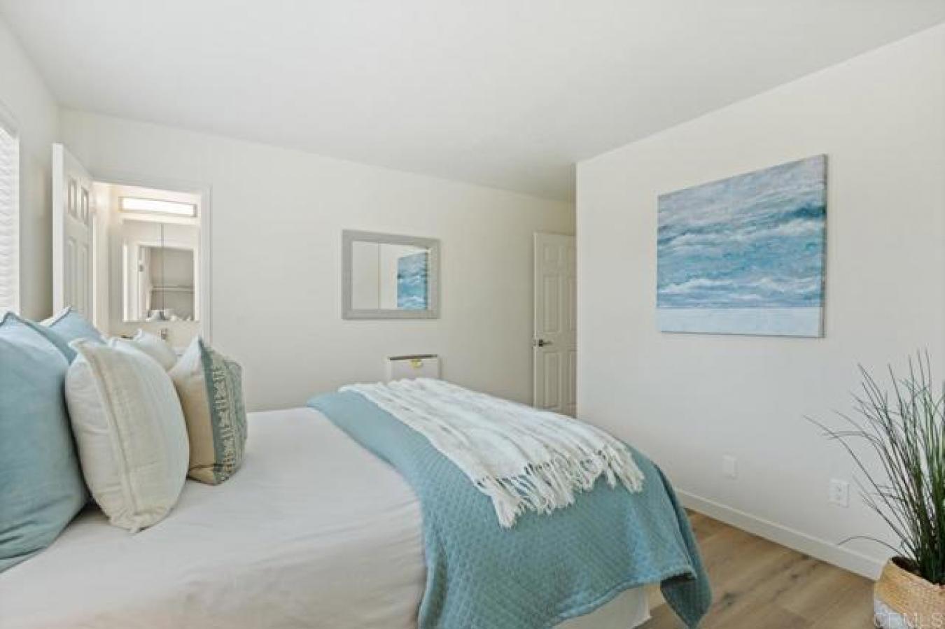 San Diego, San Diego, 92122, United States, 2 Bedrooms Bedrooms, ,1 BathroomBathrooms,Residential,For Sale,1969719