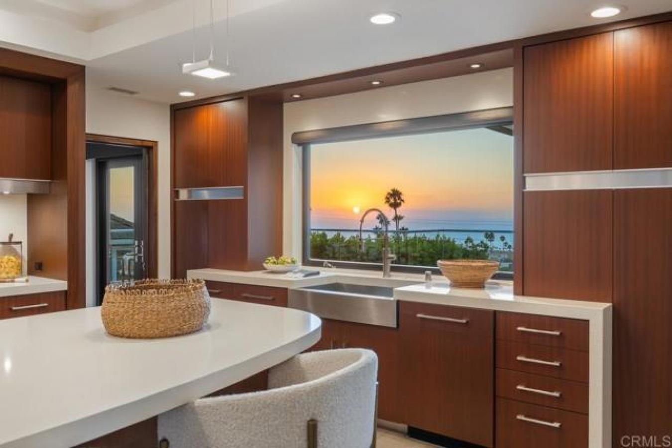 La Jolla, San Diego, 92037, United States, 6 Bedrooms Bedrooms, ,5 BathroomsBathrooms,Residential,For Sale,1969718