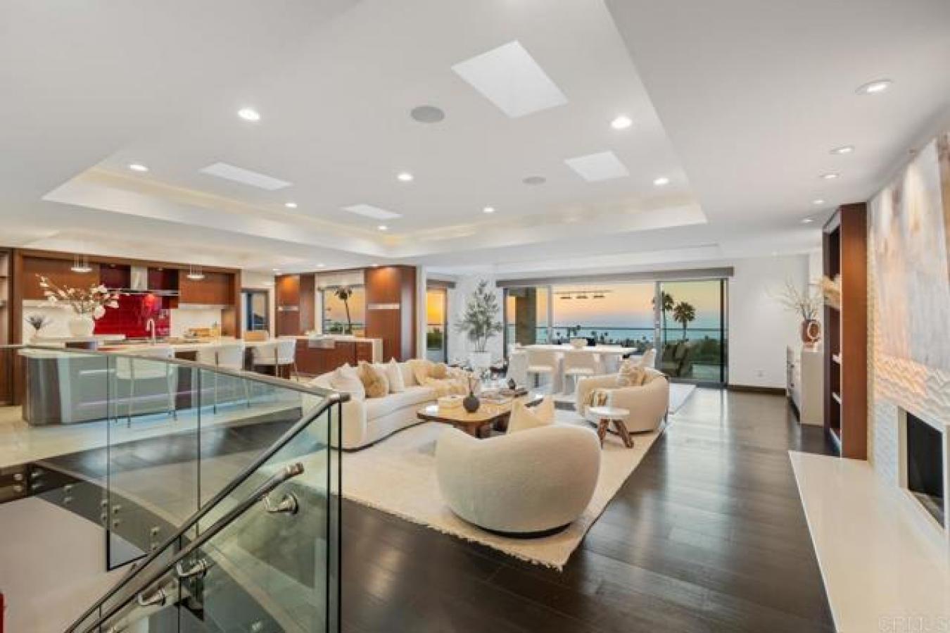 La Jolla, San Diego, 92037, United States, 6 Bedrooms Bedrooms, ,5 BathroomsBathrooms,Residential,For Sale,1969718