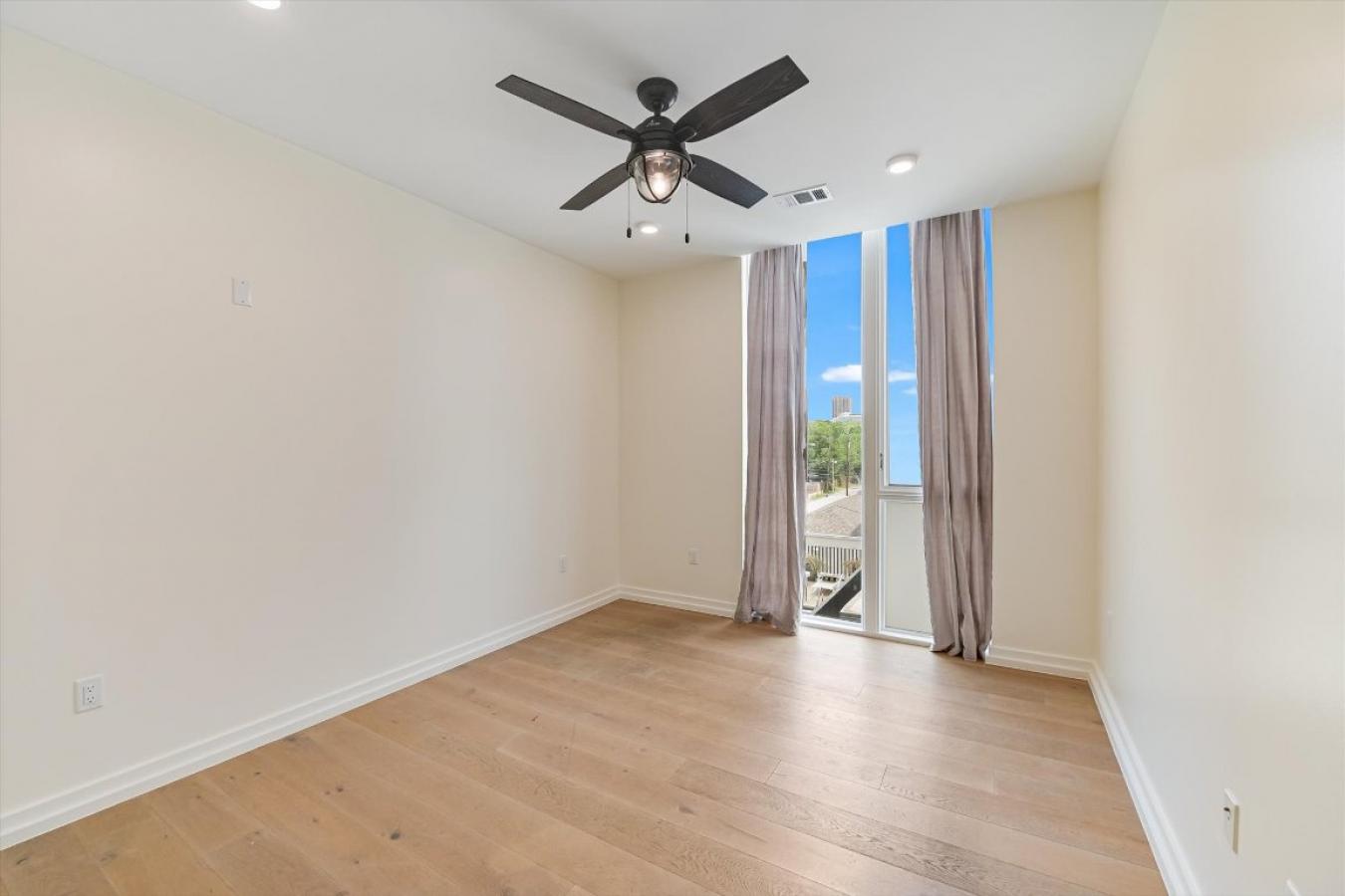 Austin, Travis, 78703, United States, 3 Bedrooms Bedrooms, ,2 BathroomsBathrooms,Residential,For Sale,1969980