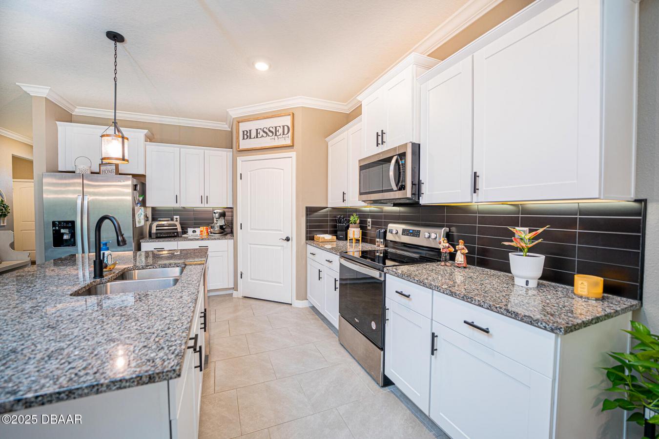 Welcome to your next chapter at 5 Crane Field Road, nestled in the sou – image 9