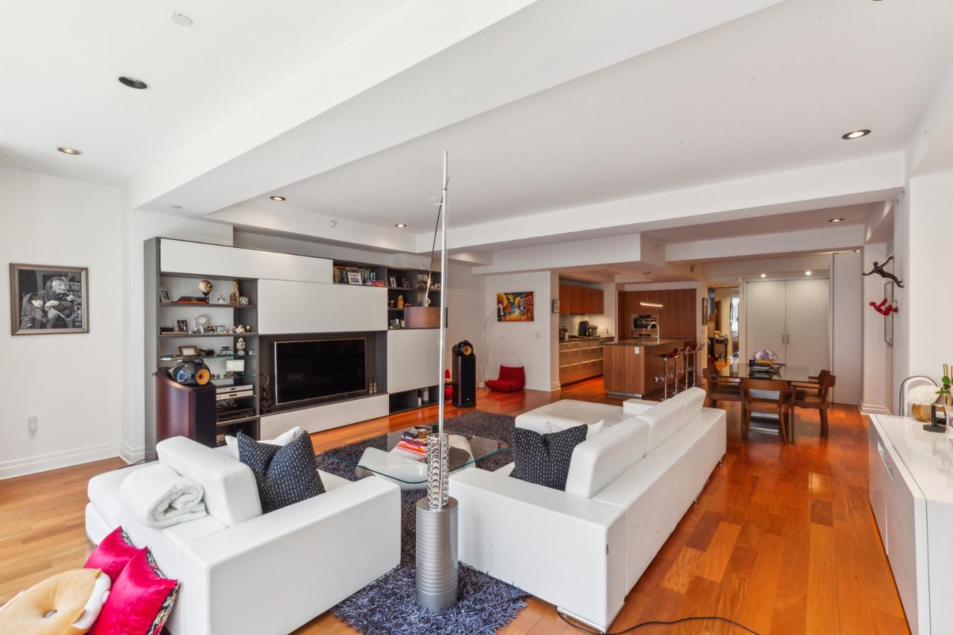 New York, New York, 10011, United States, 2 Bedrooms Bedrooms, ,2 BathroomsBathrooms,Residential,For Sale,1969975