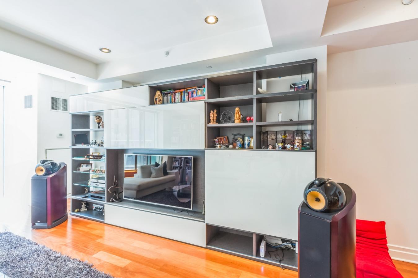 New York, New York, 10011, United States, 2 Bedrooms Bedrooms, ,2 BathroomsBathrooms,Residential,For Sale,1969975