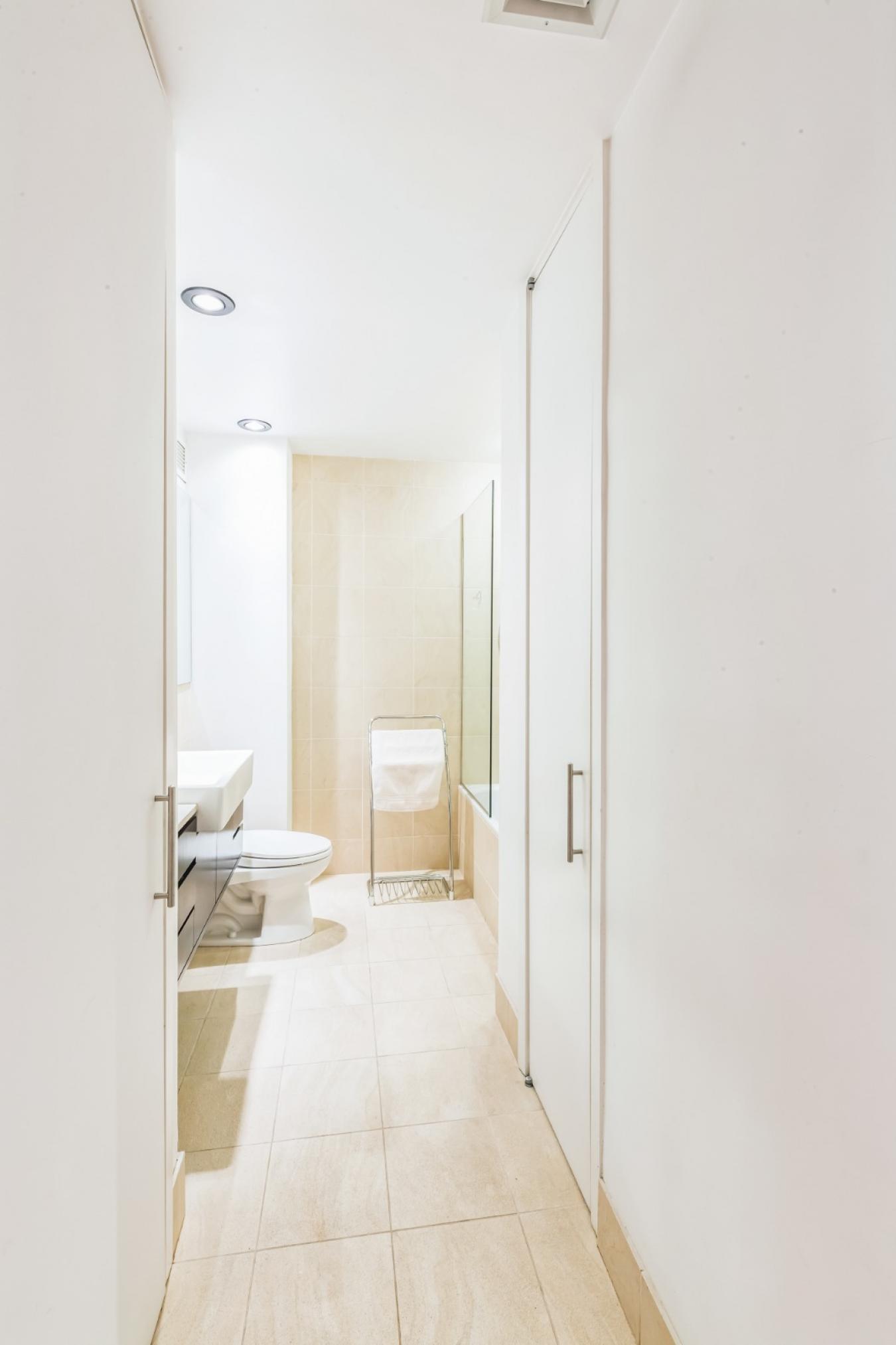 New York, New York, 10011, United States, 2 Bedrooms Bedrooms, ,2 BathroomsBathrooms,Residential,For Sale,1969975