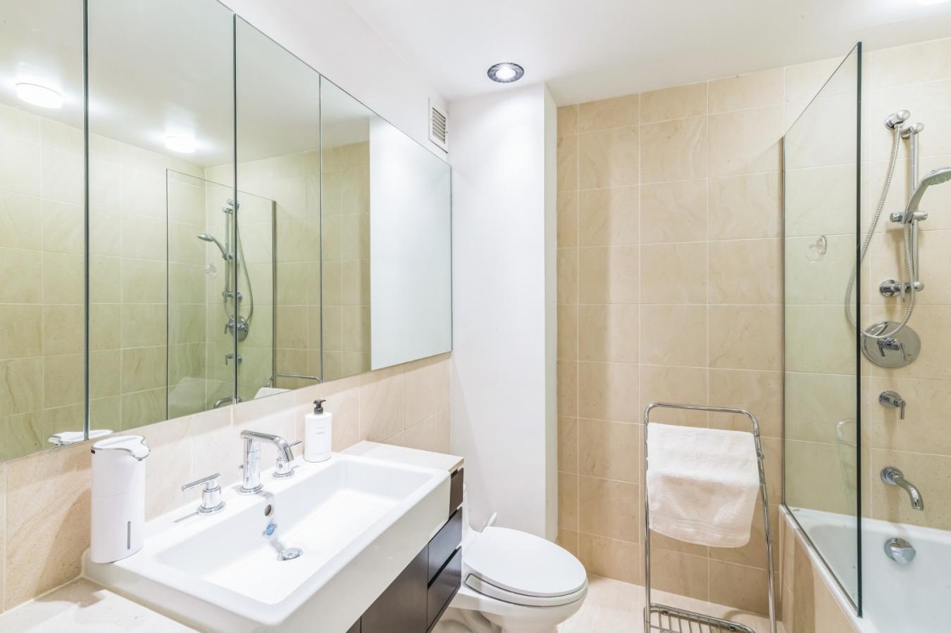 New York, New York, 10011, United States, 2 Bedrooms Bedrooms, ,2 BathroomsBathrooms,Residential,For Sale,1969975