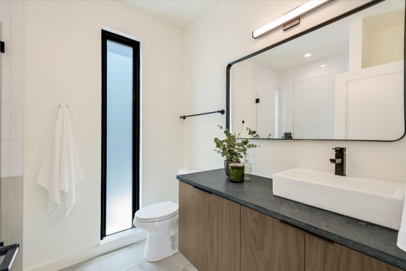 Austin, Travis, 78702, United States, 3 Bedrooms Bedrooms, ,2 BathroomsBathrooms,Residential,For Sale,1969977