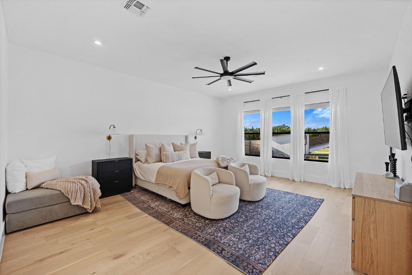 Liberty Hill, Williamson, 78642, United States, 5 Bedrooms Bedrooms, ,5 BathroomsBathrooms,Residential,For Sale,1969972